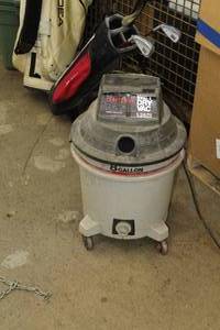 lot 476 image: Craftsman WetDry Vac 8-Gallon