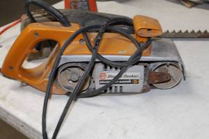 lot 508 image: Black & Decker 7451 3x24 Belt Sander