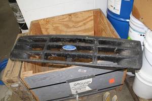 lot 501 image: Ford Front Grill