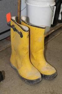 lot 494 image: Pro Line Waterproof Rain Boots Size 14