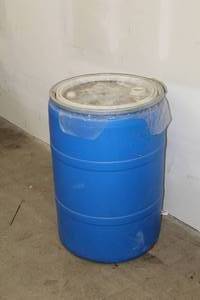 lot 515 image: Plastic Barrel with Lid