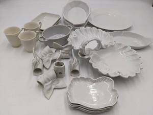 Fabulous 21 Piece Lot of Beautiful Vintage Ceramic and Porcelain Dinnerware