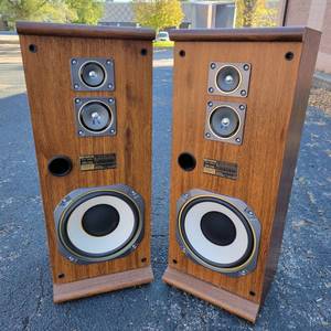 Fisher Speaker System