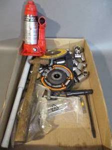 lot 20 image: Hydraulic Jack, Allen Wrenches, etc.