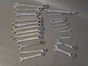 lot 34 image: Combination Wrenches