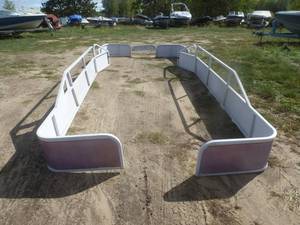 lot 41 image: Crestliner Pontoon Surround
