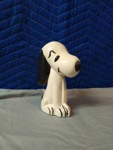 lot 104 image: Snoopy Piggy Bank