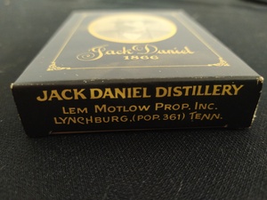 lot 84 image: Vintage Jack Daniel Distillery Gentlemens Playing Cars