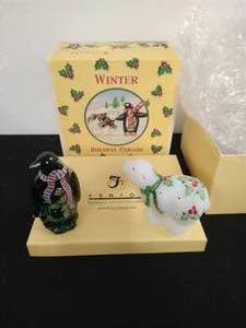 lot 14 image: Fenton Glass Winter Holiday Parade