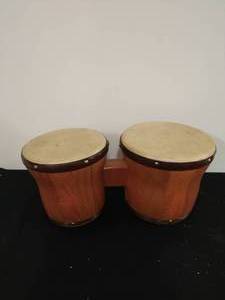 lot 98 image: Bongos