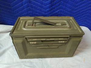 lot 180 image: Ammo Box Cal. .50M2