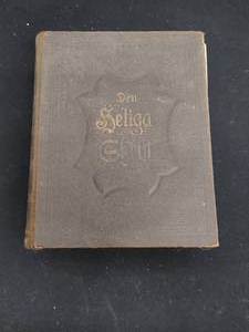 lot 19 image: Antique Bible