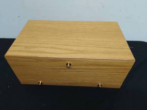 lot 63 image: Jewelry Box