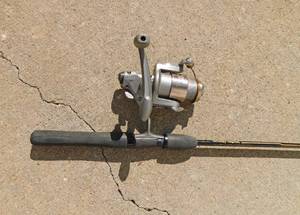 Lot of 6 Fishing Pole Rod and Reels