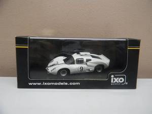 lot 26 image: 143 SCALE IXO MODELS LMC131 CHAPARRAL 2D #9 LM 1966 - NEW IN BOX - GREAT PIECE - SEE PICTURES