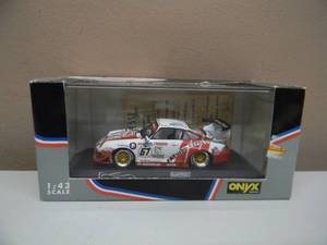 lot 29 image: 143 SCALE ONYX MODELS PORSCHE 911 GT2 LARBRE COMPETITION 1999 #67 - NEW IN BOX - GREAT PIECE - SEE PICTURES
