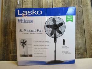 lot 14 image: Lasko S18640 Elite Collection 18 Pedestal Fan - Black