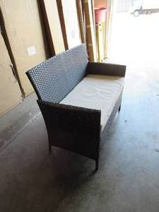 lot 39 image: Resin Wicker Outdoor Patio Love Seat wseat cushion