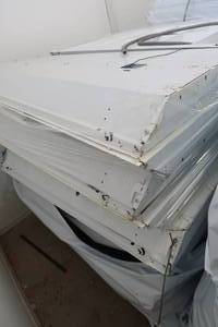 PALLET OF FLUORESCENT LIGHT FIXTURES