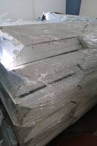 PALLET OF FLUORESCNET LIGHT FIXTURES