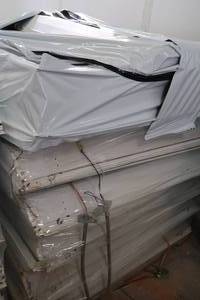 PALLET OF FLUORESCENT LIGHT FIXTURES