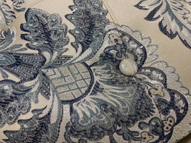 lot 836 image: Gorgeous Floral Victorian Style Stool  Chair