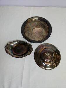 lot 307 image: Vintage Silver Plated Dish with Lid and International Silver Co Candy Dish