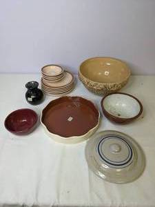 lot 226 image: Incaware Dish Set, Vase, and Serving Bowls