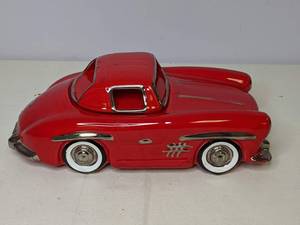 lot 212 image: Rare Vintage 1986 Red Ceramic Model Car