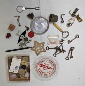 lot 221 image: Assortment of Buttons, Keys, Coaster and Other Treasures