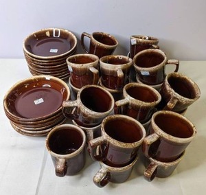 lot 223 image: McCoy Ceramic Dinnerware (36 Piece)