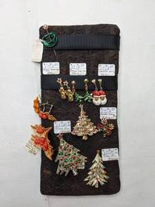 lot 304 image: Lot of Costume Christmas Bling - Earrings & Pins