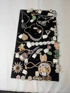 lot 308 image: Lot of Costume Jewelry, Pins, Earrings, Necklaces, Bracelets