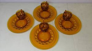 lot 305 image: Set of 4 Cups with 4 Matching Plates