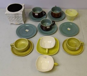 lot 341 image: Lot of 17 Pieces of Dishware and Other Items, Including Red Wing Planter