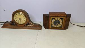 lot 324 image: Lot of Two Antique Electric Clocks, AdmiralTelechron