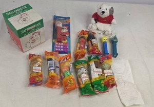 lot 384 image: Collectible Vintage Pez & More Star Wars, Looney Toons, Sesame Street, & More