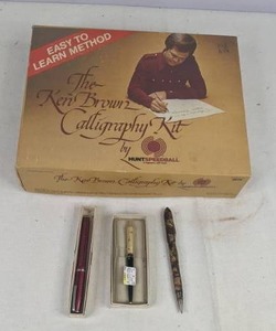 lot 379 image: Beautiful Collection of Vintage Pens