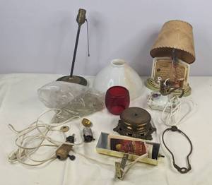 lot 363 image: Lot of Vintage 1964 Disney Bambi & Thumper Lamp & Other Vintage Lamp Parts
