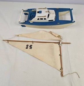 lot 238 image: Vintage Eldon Toy Sailboat