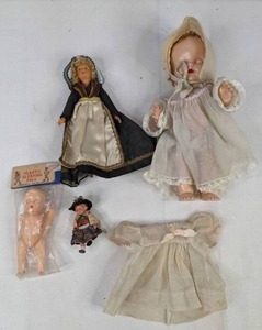 lot 241 image: Beautiful Vintage Doll Lot