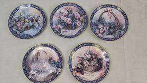 lot 373 image: Set of (5) Lena Liu Collector Plates