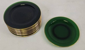 lot 125 image: Beautiful set of 13 Vintage Green and Gold Plates