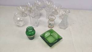lot 395 image: Set of (14) Antique Glass Pieces