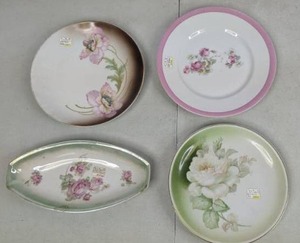 lot 376 image: Set of (4) Hand Painted Plates from Germany