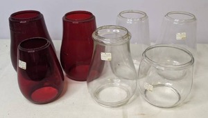 lot 409 image: Lot of 4 Clear Glass Lampshades and 3 Red Glass Lampshades