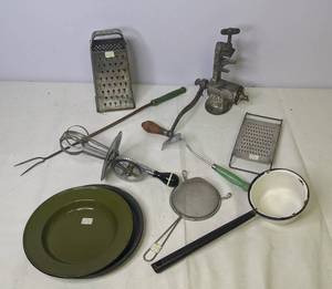 lot 414 image: Lot of 11 Vintage Kitchen Tools