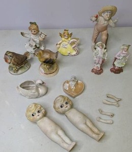 lot 134 image: Lot of 11 Vintage Ceramic and Porcelain Figurines