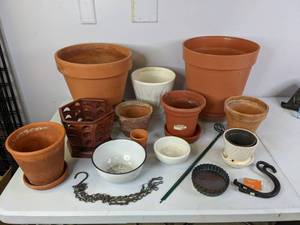 lot 446 image: Lot of Various Sized Planters - Terra Cotta, Ceramic, and more - NER