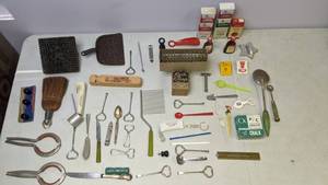 lot 163 image: Mixed Antique Kitchen Items and More (Schilling, Durkee, Fuller Brush, Kwik Klasp, etc.)